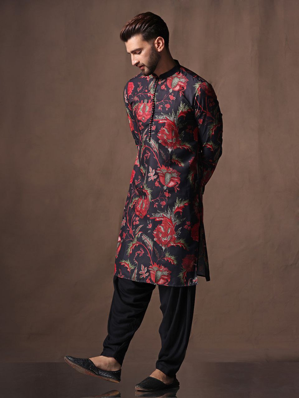 BLACK FLORAL PRINTED KURTA WITH PAJAMA SET FOR MEN