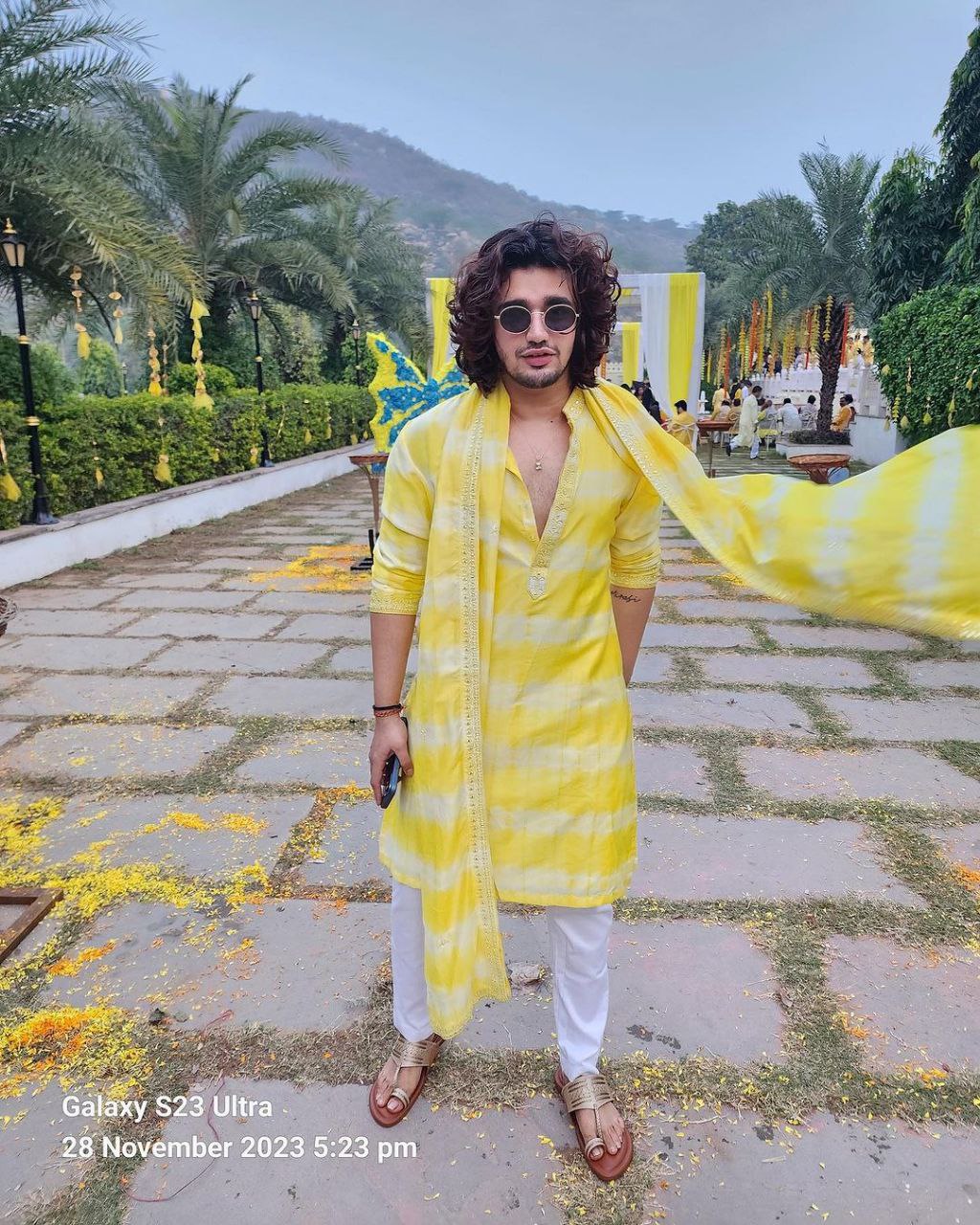 YELLOW &  WHITE  PRINTED  WORK KURTA, PAJAMA AND DUPATTA SET FOR MEN'S