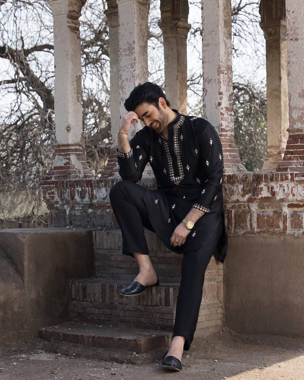 STYLISH BLACK  MIRROR WORK EMBROIDERED KURTA WITH PAJAMA