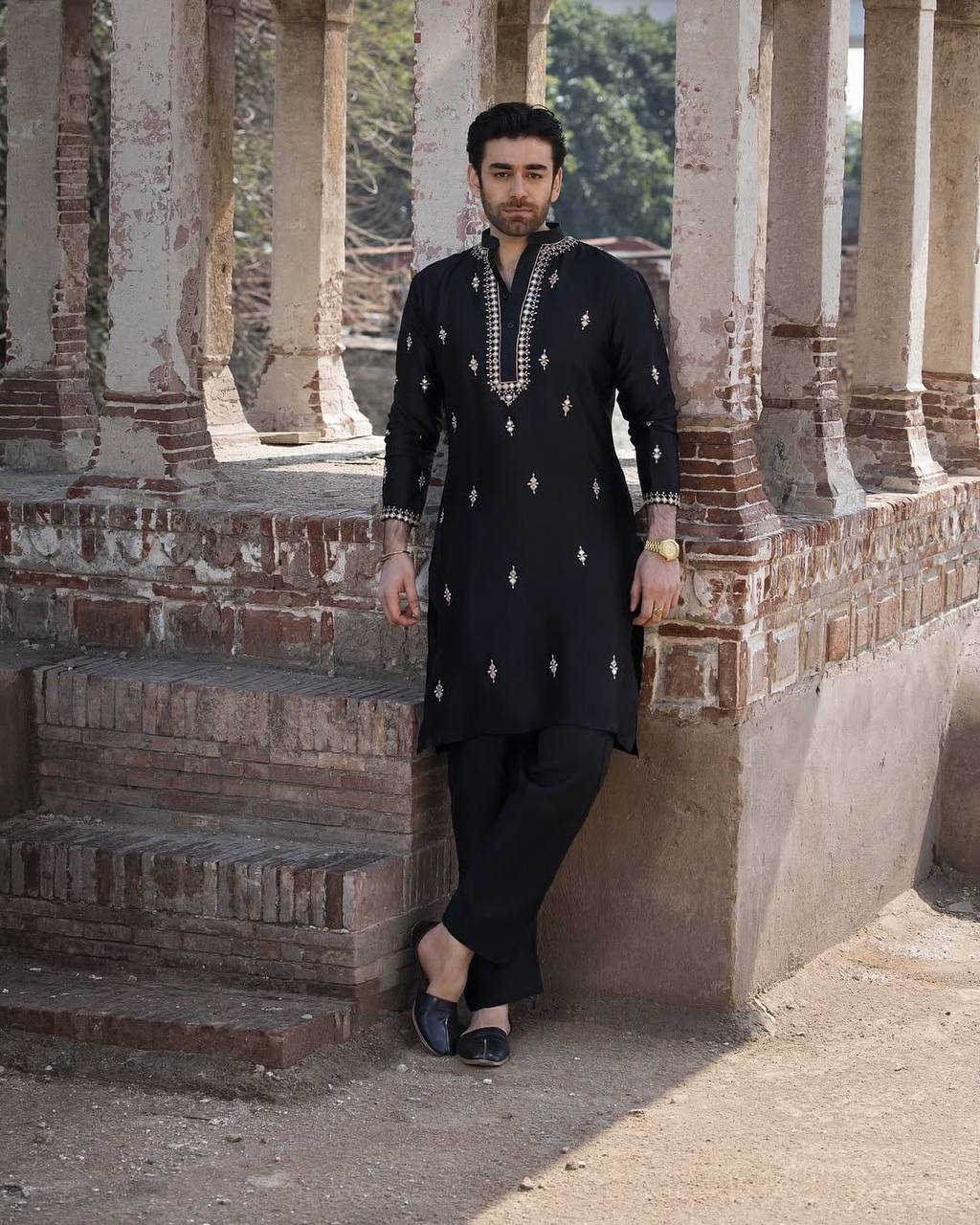 STYLISH BLACK  MIRROR WORK EMBROIDERED KURTA WITH PAJAMA