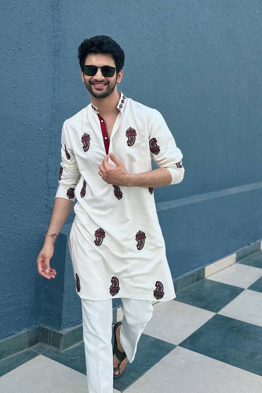 WHITE SILK EMBROIDERED KURTA PAJAMA SET FOR MEN'S