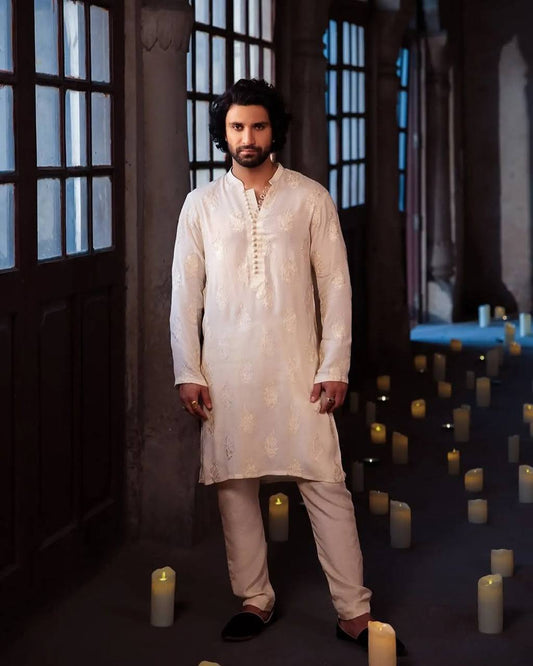 WHITE EMBROIDERED KURTA PAJAMA SET FOR MEN'S