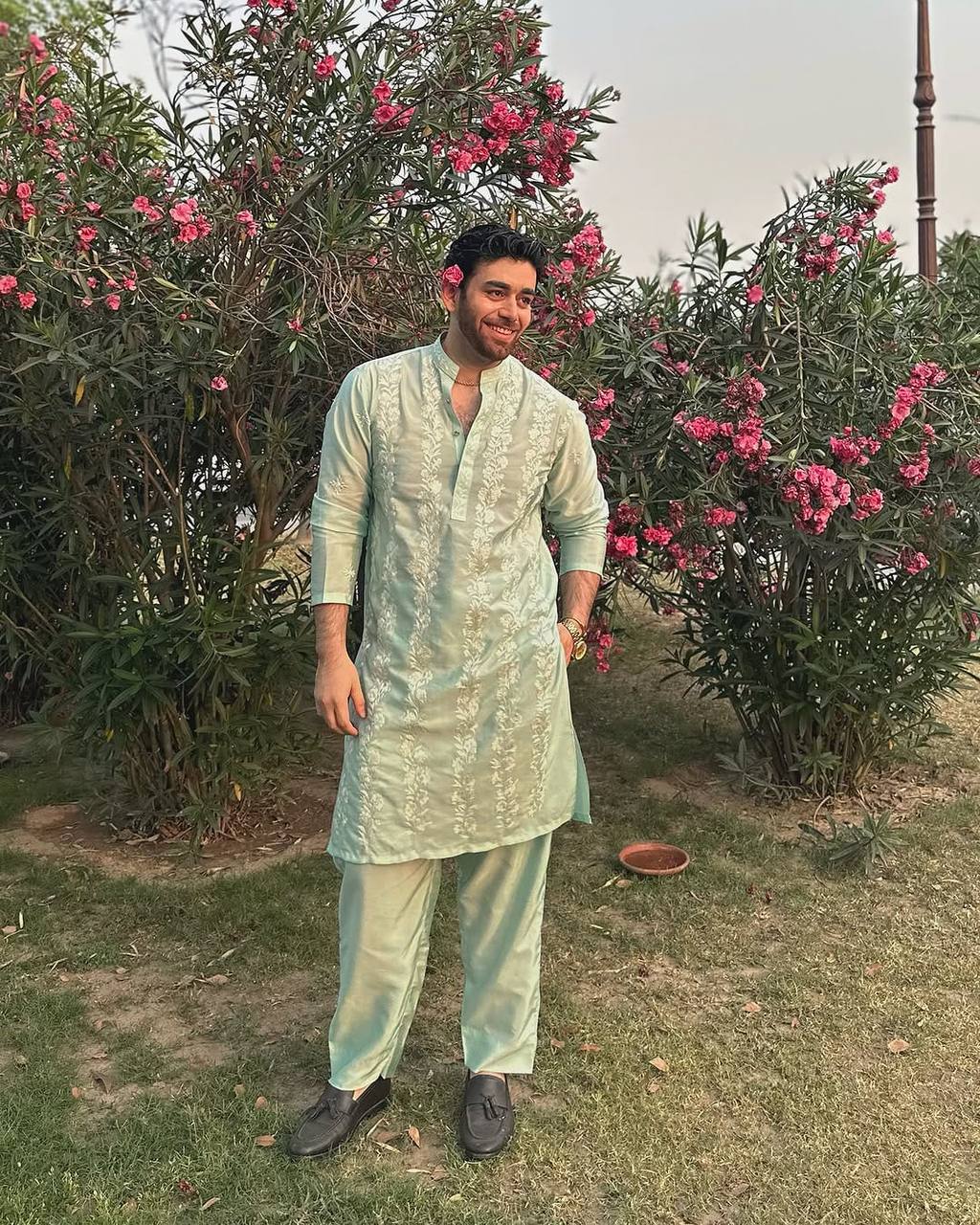 MILKY GREEN EMBROIDERED KURTA PAJAMA SET FOR MEN'S