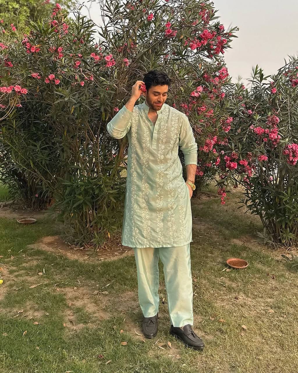 MILKY GREEN EMBROIDERED KURTA PAJAMA SET FOR MEN'S