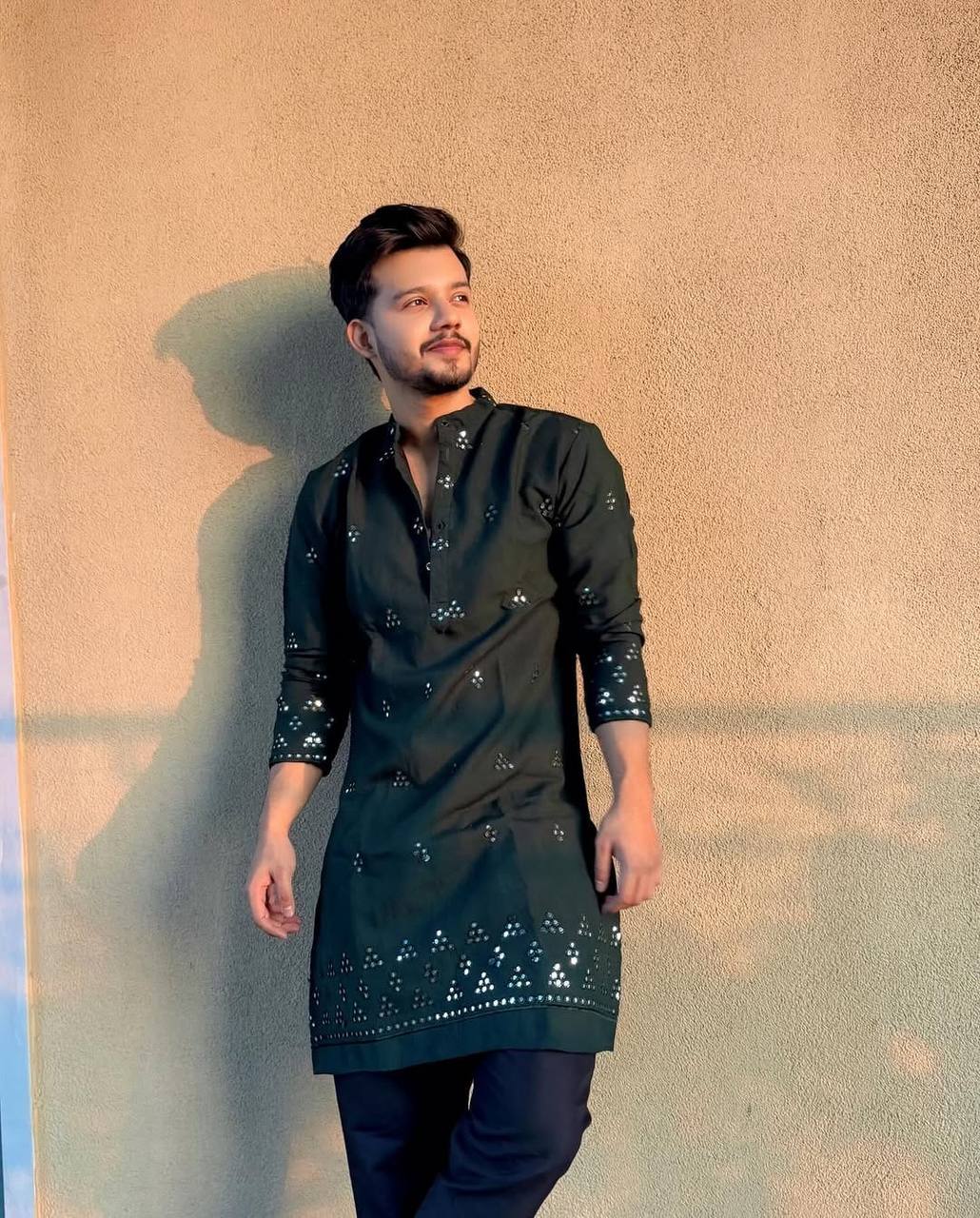 BLACK MIRROR MEN'S DESIGENER KURTA WITH PAJAMAy