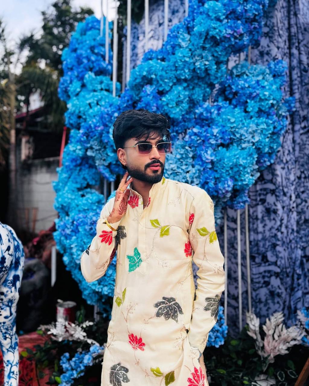White Multi Flower Embroidered Tissue Kurta pajama set for men's